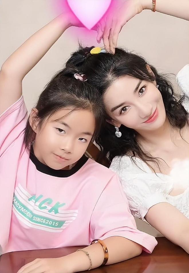 丢了面子输了里子，同样是离婚带娃，董璇和黄奕的女儿差距太明显（组图） - 31