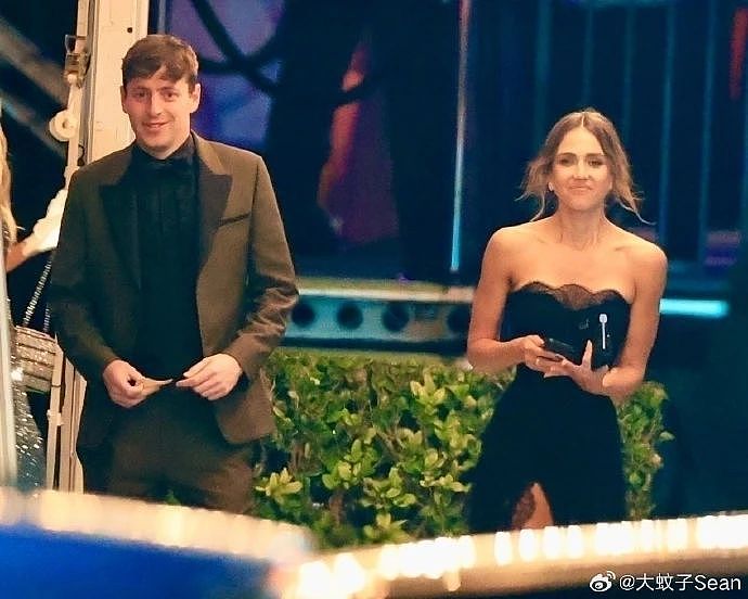 美貌离婚富婆杀疯了！44岁的她和小11岁男友谈恋爱，甜得让人羡慕……（组图） - 41