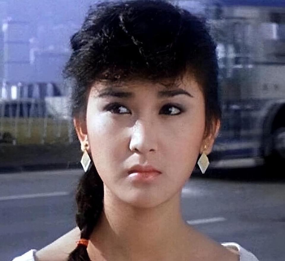 “最美妲己”温碧霞:逆天改命的人生赢家,实则生活一地狗血?(组图) - 7