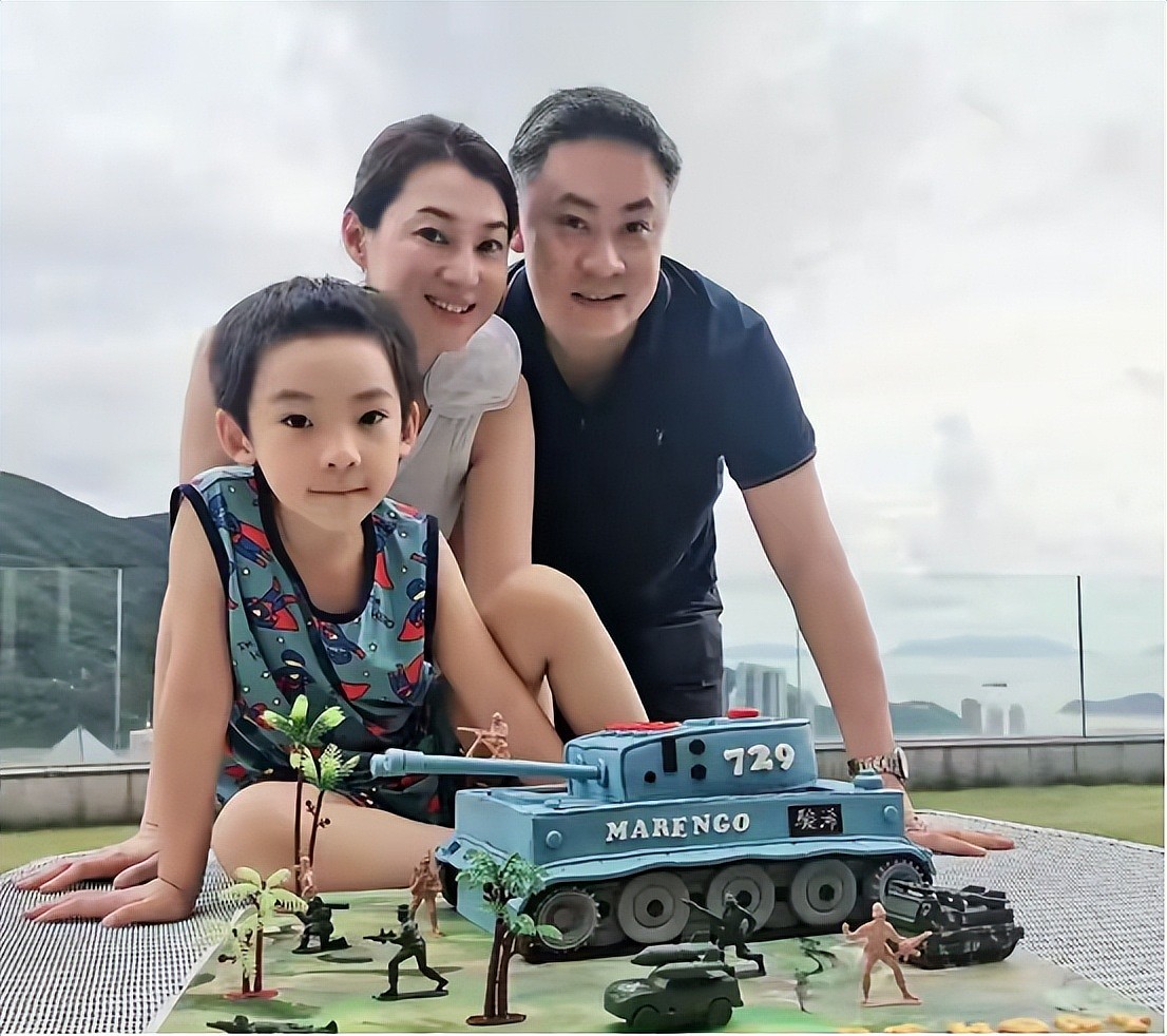 香港乐坛鬼才教人生财之道,前妻出轨多个男人,两任妻子都嫁富豪(组图) - 8
