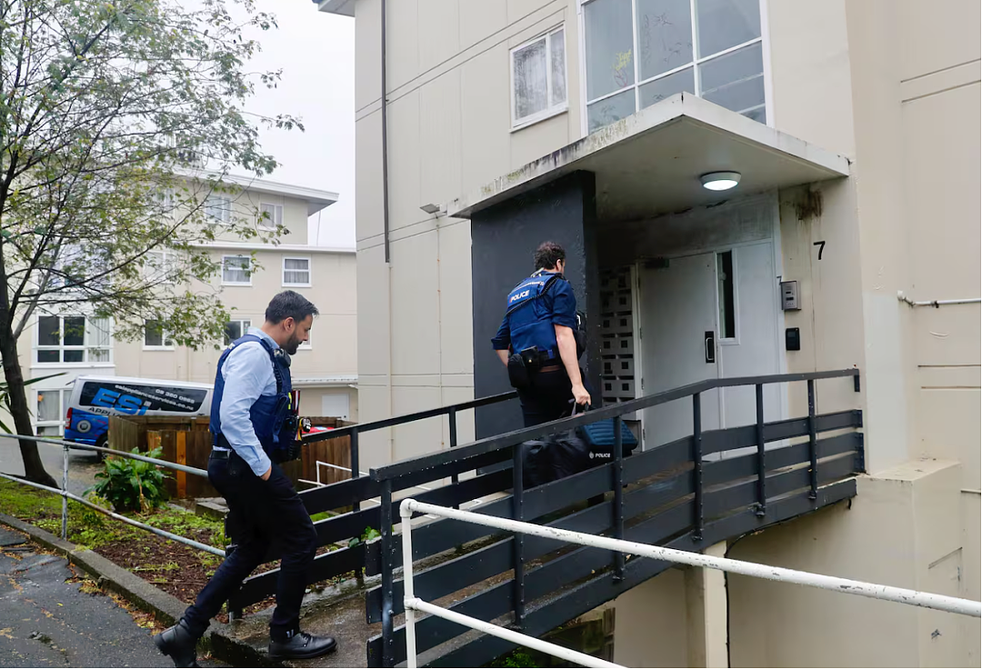 整栋封锁！奥克兰Parnell一女子深夜离奇身亡，警方连夜进驻，展开调查，呼吁民众提供相关线索（组图） - 3