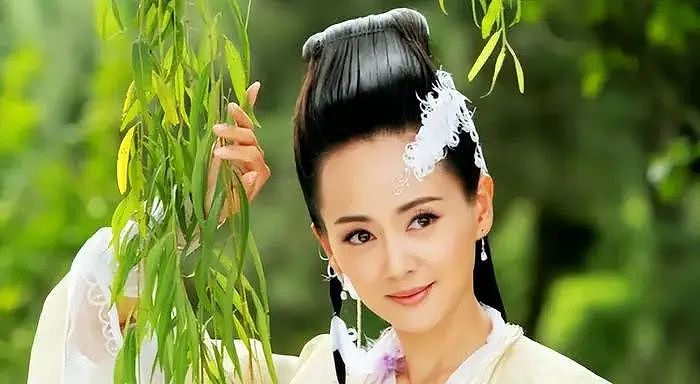 知名男星又娶二奶！大小老婆同住一屋，出轨妖艳女演员，60岁被曝偷养三奶？（组图） - 23