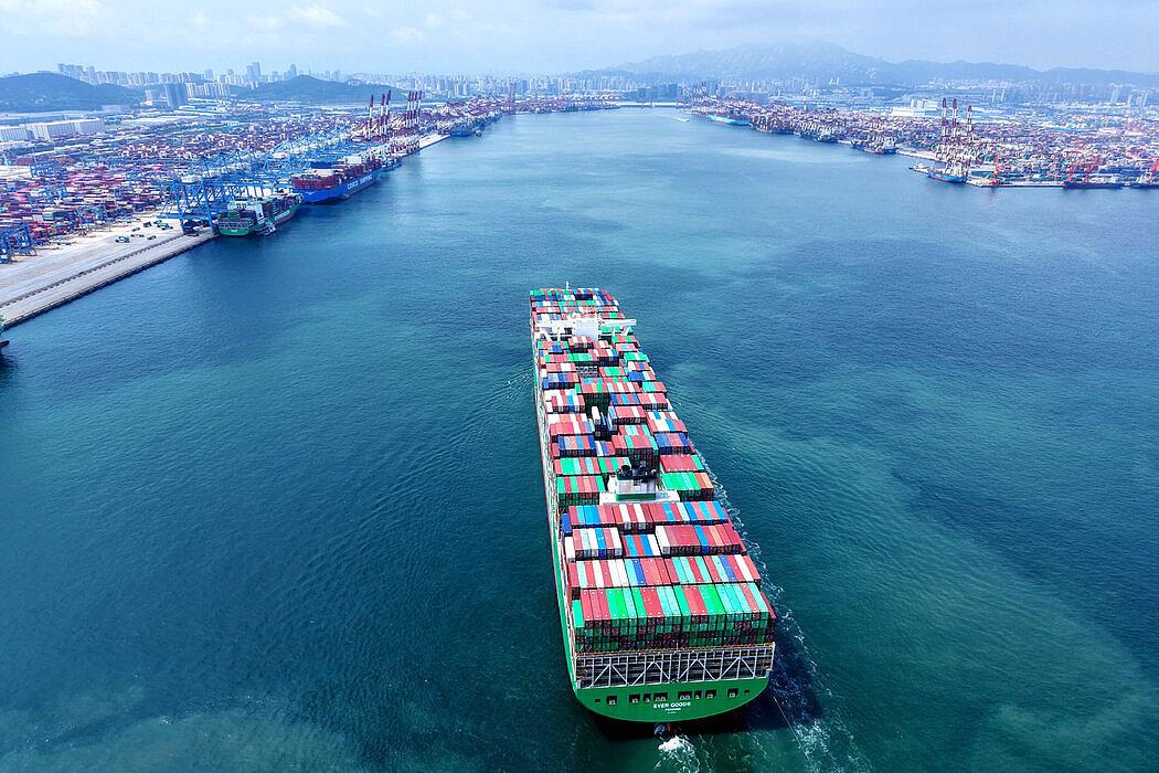 中国7月出口激增超预期,主要运往美国以外地区(图) - 1