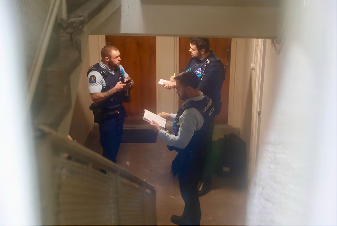 整栋封锁！奥克兰Parnell一女子深夜离奇身亡，警方连夜进驻，展开调查，呼吁民众提供相关线索（组图） - 4