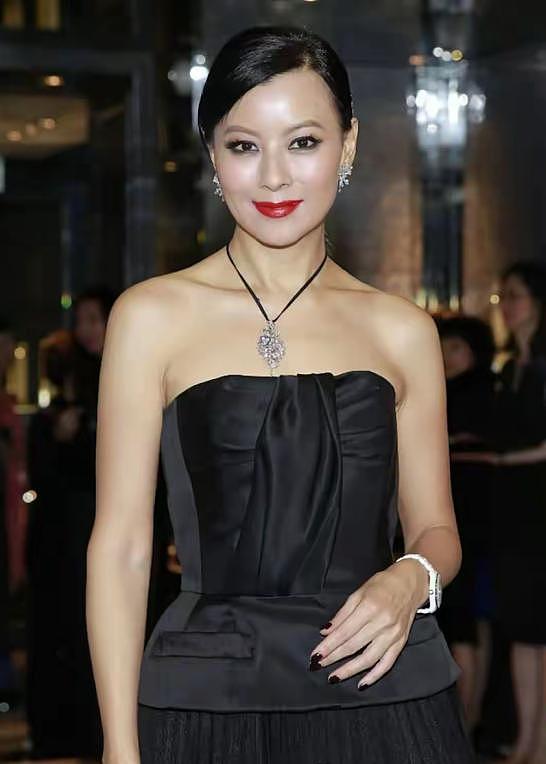 香港乐坛鬼才教人生财之道,前妻出轨多个男人,两任妻子都嫁富豪(组图) - 3