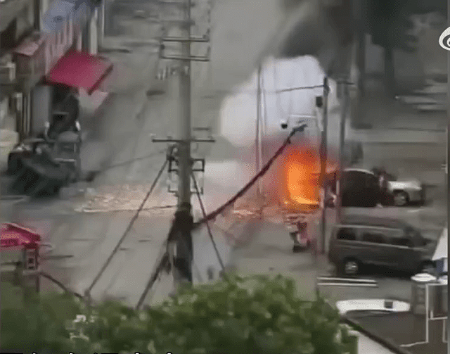 高压电线从天而降!河南路人触电身亡,车辆爆炸烧毁恐怖画面曝(视频/组图) - 5