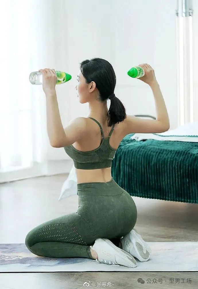 【美女】96年东北大妞，性感写真曝光，网友：这斑比跪，我真的沦陷了...（组图） - 15