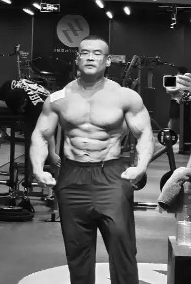 38岁健美选手刘一阳被曝离世,系中山大学体育部副教授,有业内人士曾发文悼念(组图) - 2