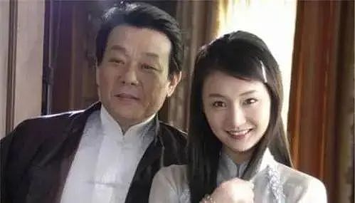 知名男星又娶二奶！大小老婆同住一屋，出轨妖艳女演员，60岁被曝偷养三奶？（组图） - 16