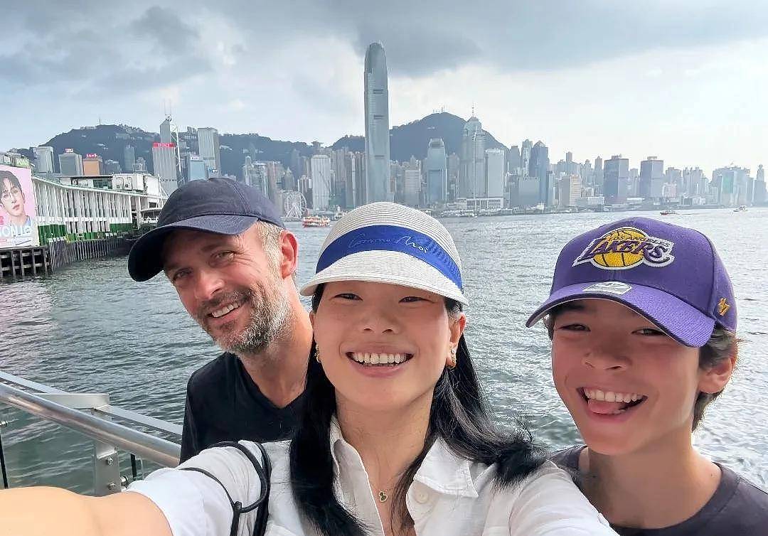 超模吕燕一家三口度假，大20岁法国老公露脸，混血儿子又高又帅（组图） - 2