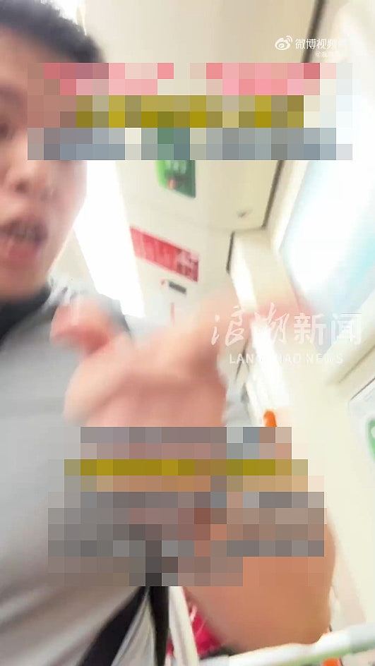 上海地铁男子辱骂乘客“乡下人”!叫对方滚出去,还用英文爆粗口(视频/组图) - 4