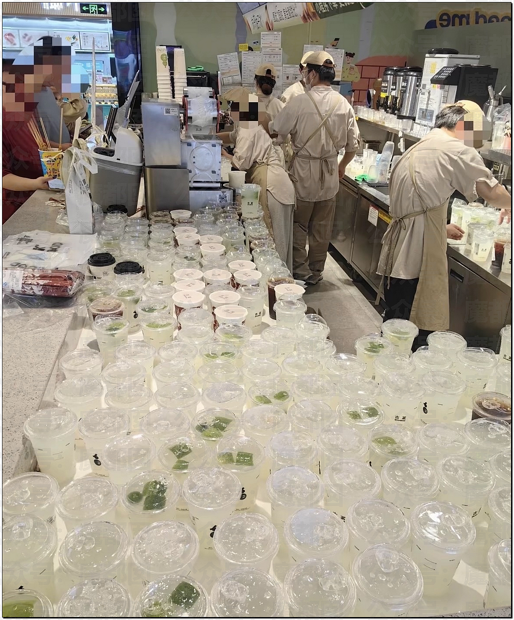 热搜第一！秋天的第一杯奶茶搞到多地爆单！辱骂殴打暴力频发（组图） - 21