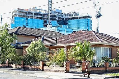 澳大利亚正试图建造120万套住房，但陷入困境（组图） - 1