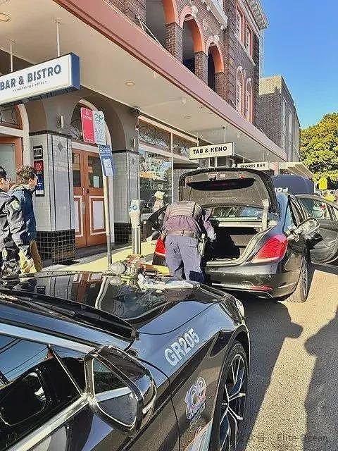 澳洲警方街头抓获一辆中国“警车”！车上发现枪械、弹药！真相令人笑掉大牙…（组图） - 5