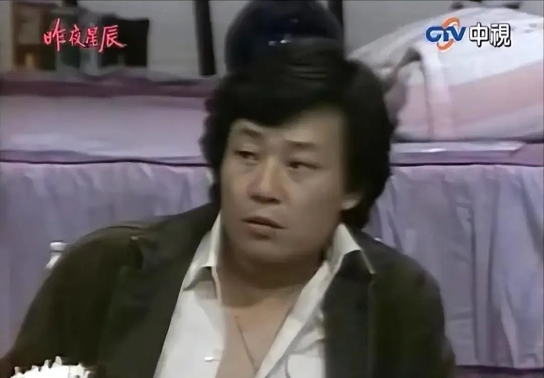 知名男星又娶二奶！大小老婆同住一屋，出轨妖艳女演员，60岁被曝偷养三奶？（组图） - 3