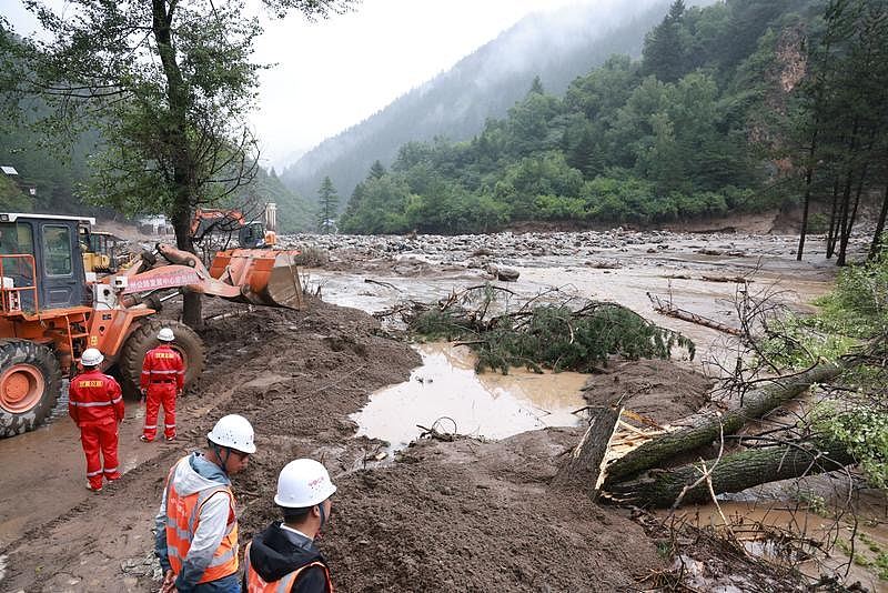 甘肃兰州榆中县强降雨引发山洪灾害,造成10人遇难、33人失联(组图) - 2