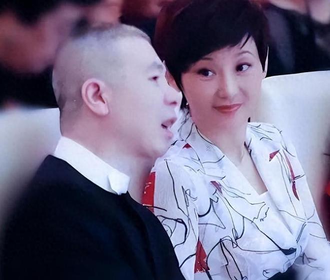 冯小刚被曝离婚？妻子徐帆不再隐忍，自曝婚姻真相，拿捏冯小刚（组图） - 1