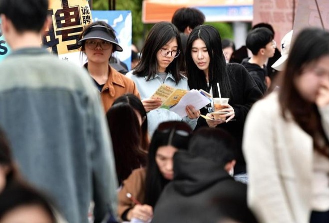 9月生效！中国要求企业强制缴社保引爆热议，小微企业老板：要么裁员要么关门（视频/组图） - 1