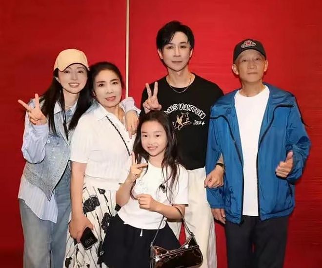 董璇再婚引争议：重组家庭如何平衡孩子与伴侣？这些关键不可忽视（组图） - 3