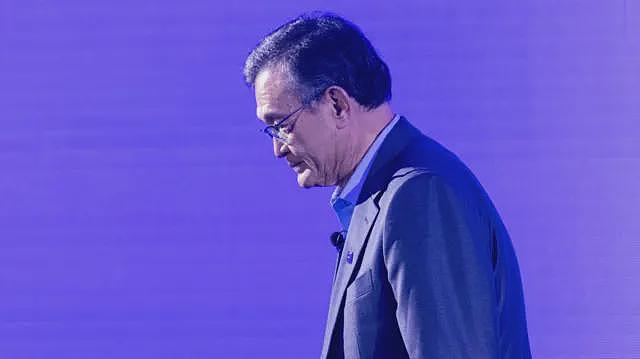 特朗普要求英特尔执行长立即辞职,指控其与中国有关联(图) - 1