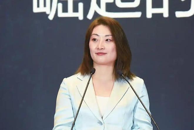 王晶评宗馥莉争产,内涵她太小气,暗讽宗庆后糊涂,没安排好后事(组图) - 12