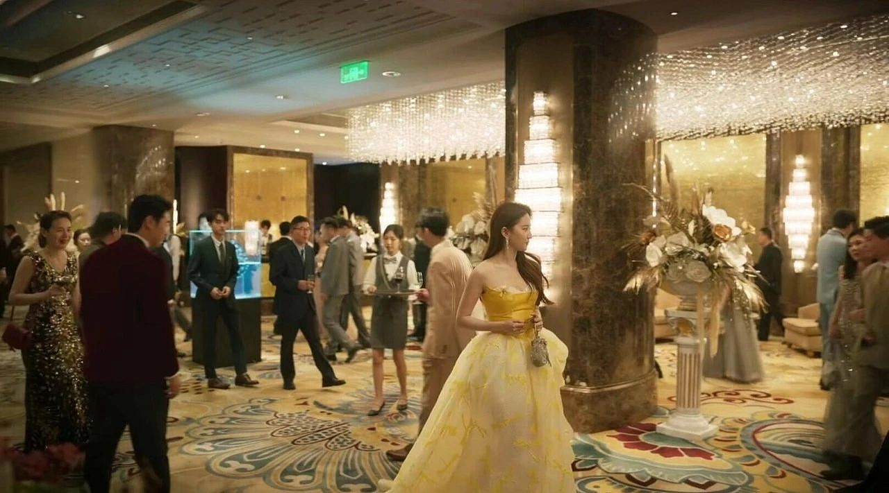 被中产抛弃的五星级酒店，集体摆地摊（组图） - 12