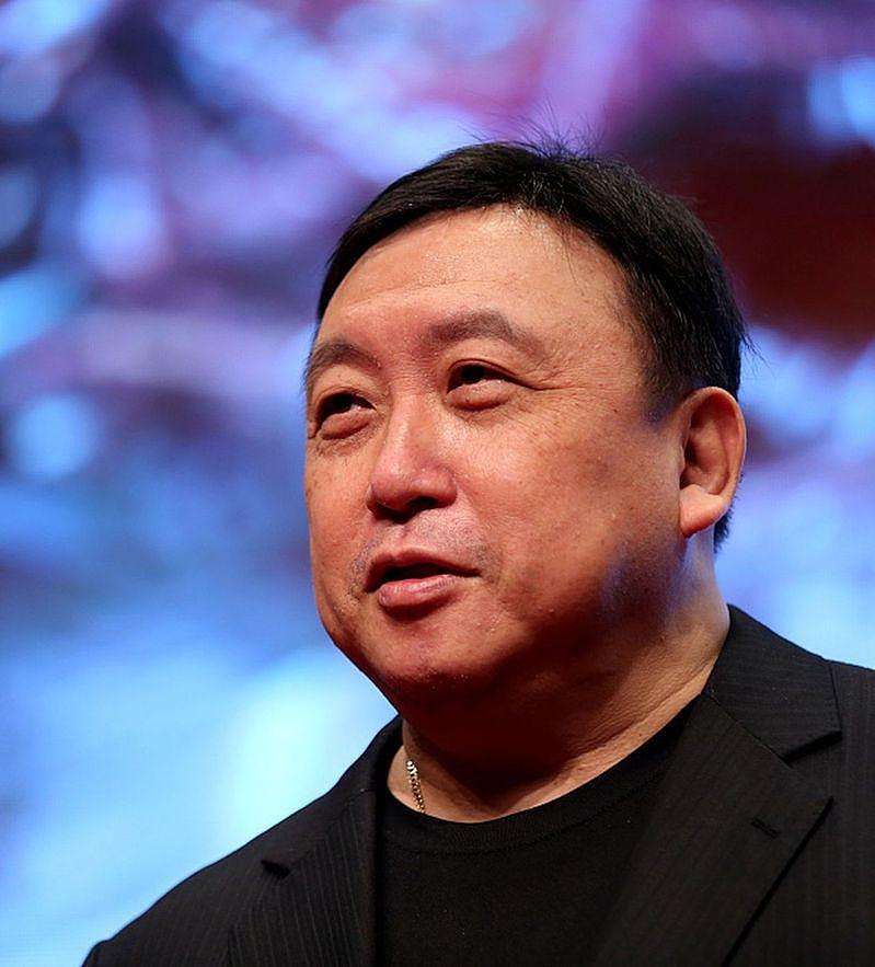 王晶爆李嘉欣豪门秘辛，百亿遗产拿不到，夫妻月领200万港币生活费（视频/组图） - 2