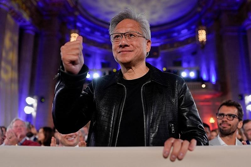 黄仁勋赴白宫有用，FT：美商务部开始向Nvidia发放H20出口许可证（图） - 1