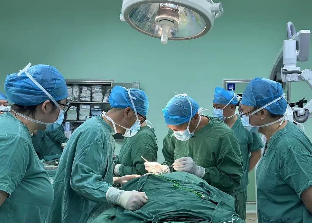 华裔名医被禁止在澳行医，女子被迫花$10万飞中国手术！“不可接受”（组图） - 5
