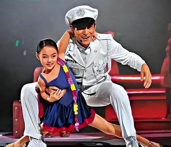 37岁李思结婚!曾因父母离婚恐婚,李连杰送女儿30万国产车引热议(组图) - 11