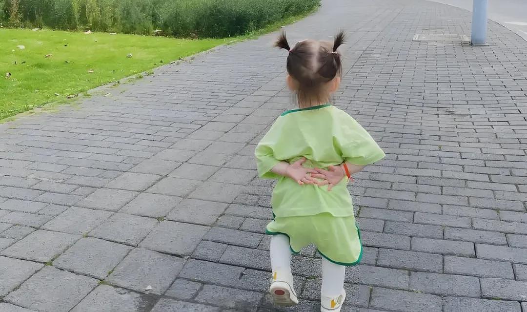 为什么全世界只有中国人，喜欢背着手走路？（组图） - 3