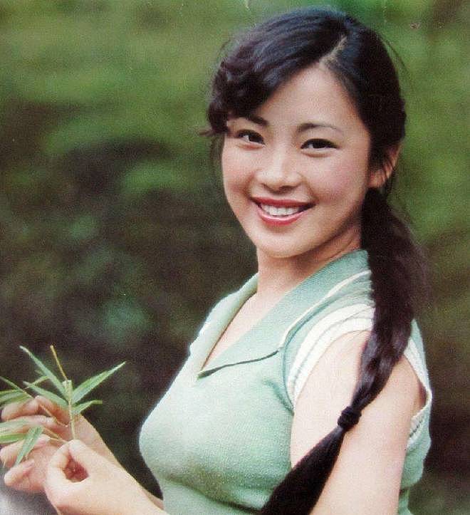 37岁李思结婚!曾因父母离婚恐婚,李连杰送女儿30万国产车引热议(组图) - 4
