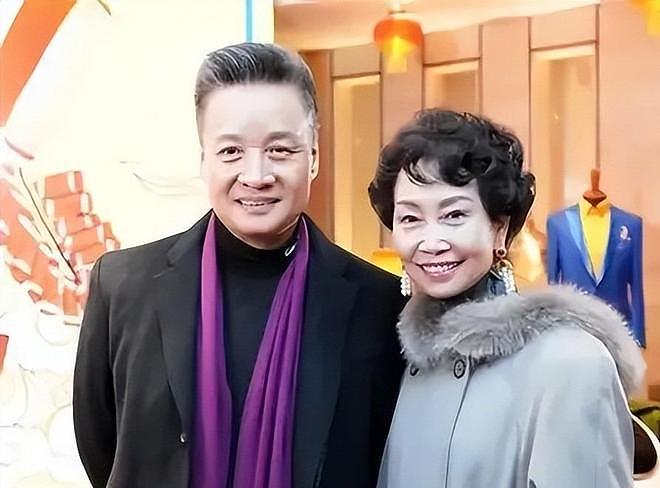 阎维文晚节不保,67岁开演唱会捞金,恶评如潮,他却扬言回报家乡(组图) - 19