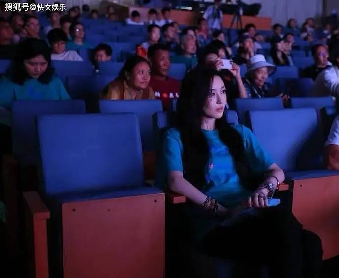 王菲女儿李嫣长大后认不出,酷似姐姐窦靖童...(组图) - 1
