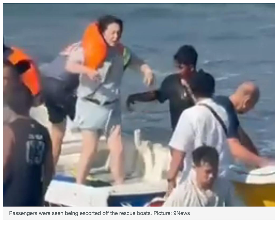 巨浪掀翻大型游船，2名中国游客死亡！澳媒预警：立即取消巴厘岛计划（组图） - 2