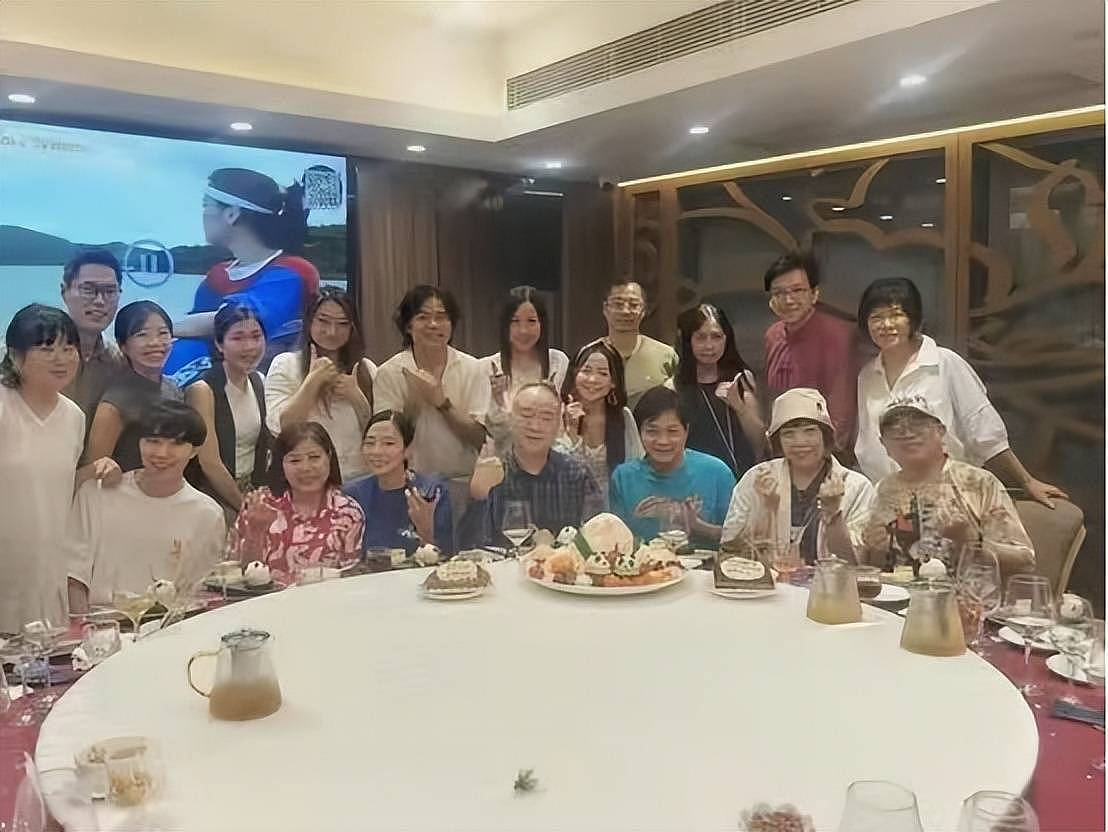 香港知名导演与父女恋前任，分手6年后同框！曾支持女方演激情戏（组图） - 2