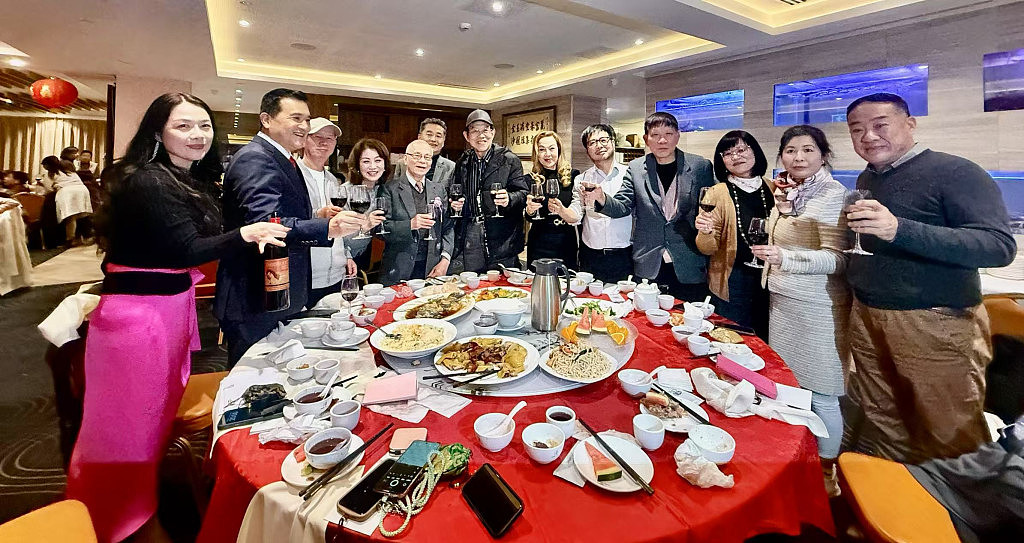 寿诞欣逢双吉日,松声竹韵晋时风,何与怀博士85华诞隆重举行(组图) - 12