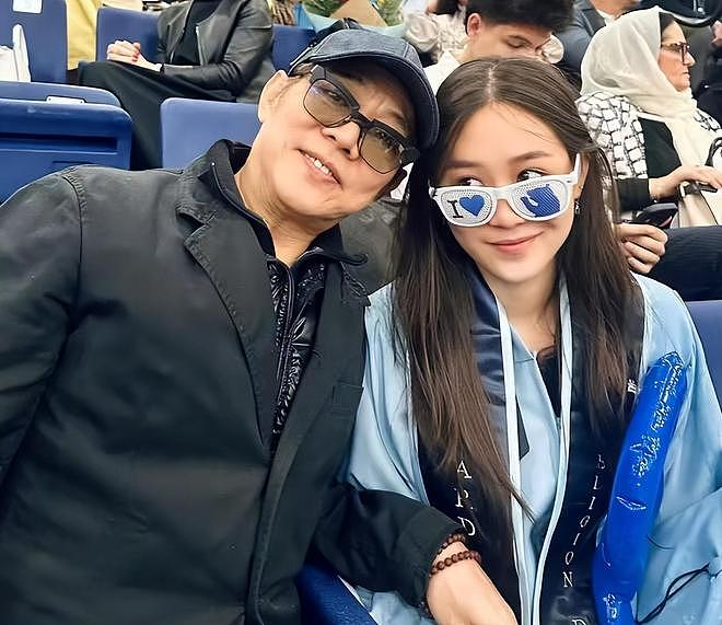 李连杰送大女儿陪嫁被嘲,疑似一分钱没花,还用女儿婚礼打广告(组图) - 10