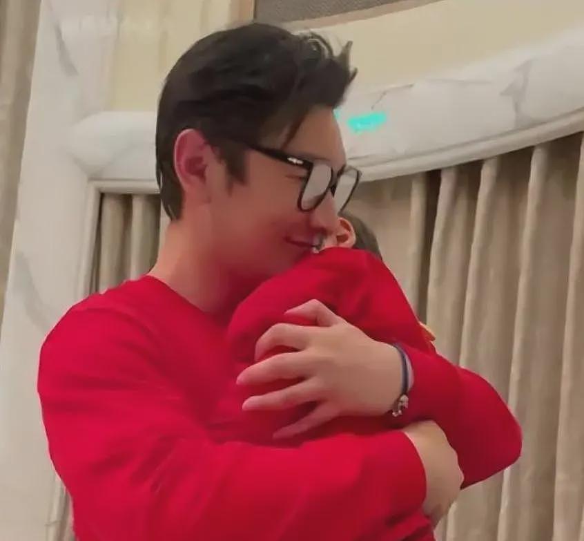 叶珂直播说漏嘴：身上还留有他的印记！知情人曝黄晓明被她设局（组图） - 15