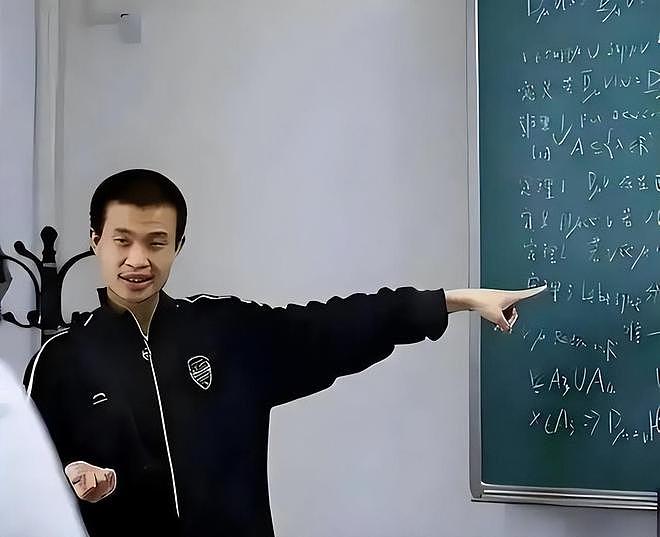 北大韦东奕食堂用餐，穿破洞旧T恤，晋升副教授仍吃5元菜（组图） - 11