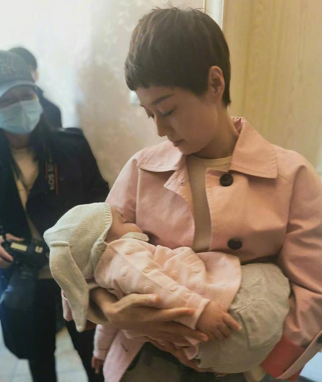 董子健孙怡被喊话:曾大秀恩爱的BE夫妇们,过期糖多甜如今就多苦(组图) - 33