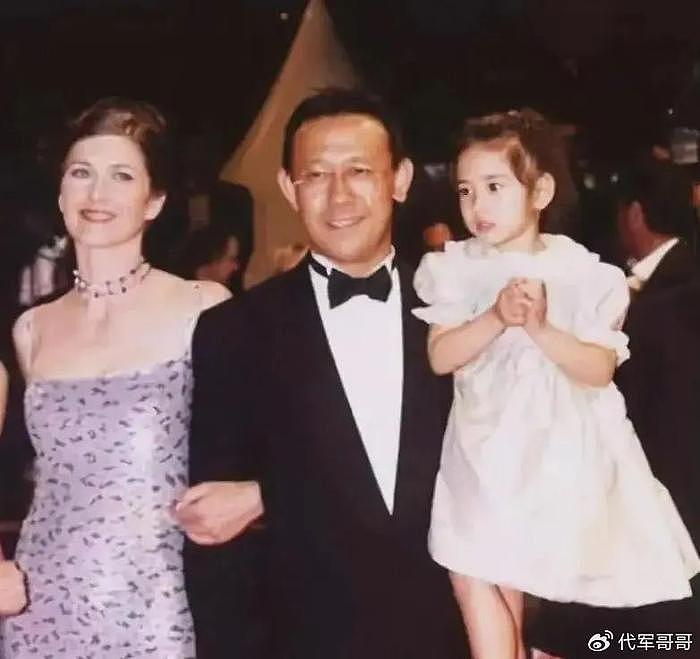 姜文31岁女儿法国大婚！亲妈现身，外国老公抹眼泪，更多细节曝光（组图） - 5