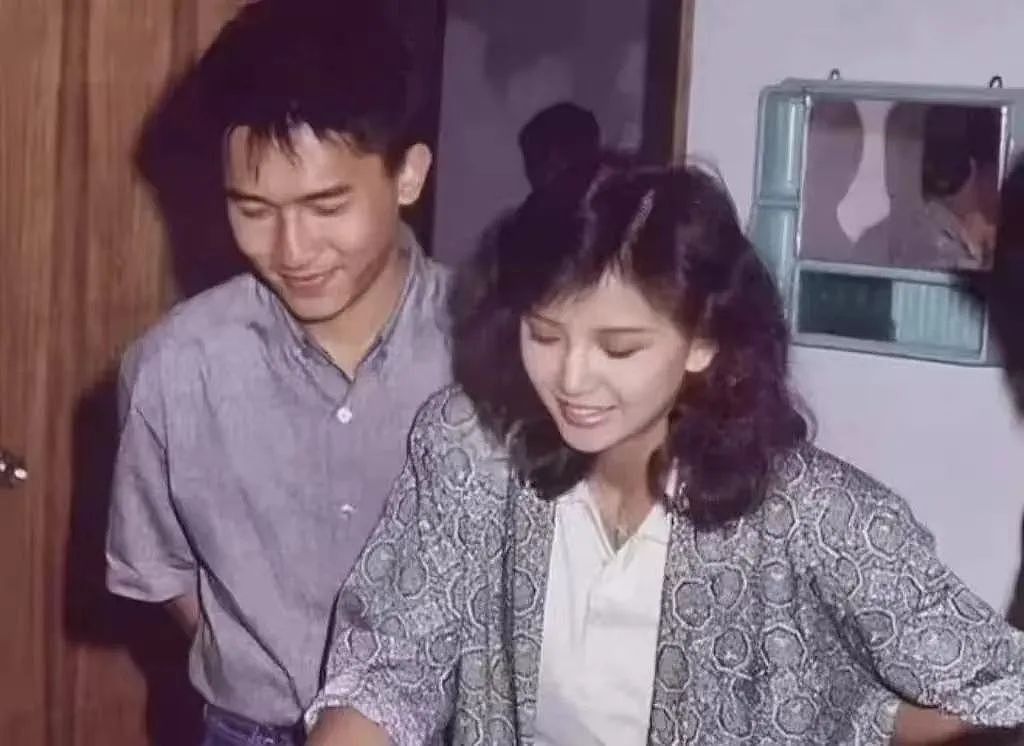 曾是香港一代女神，与梁朝伟同居六年分手，离婚后独自抚养儿子（组图） - 4