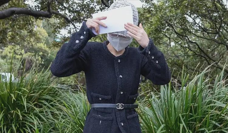 知名品牌力挺杨兰兰：她品行纯良，有钱不是错，谁还没喝嗨过？（组图） - 1
