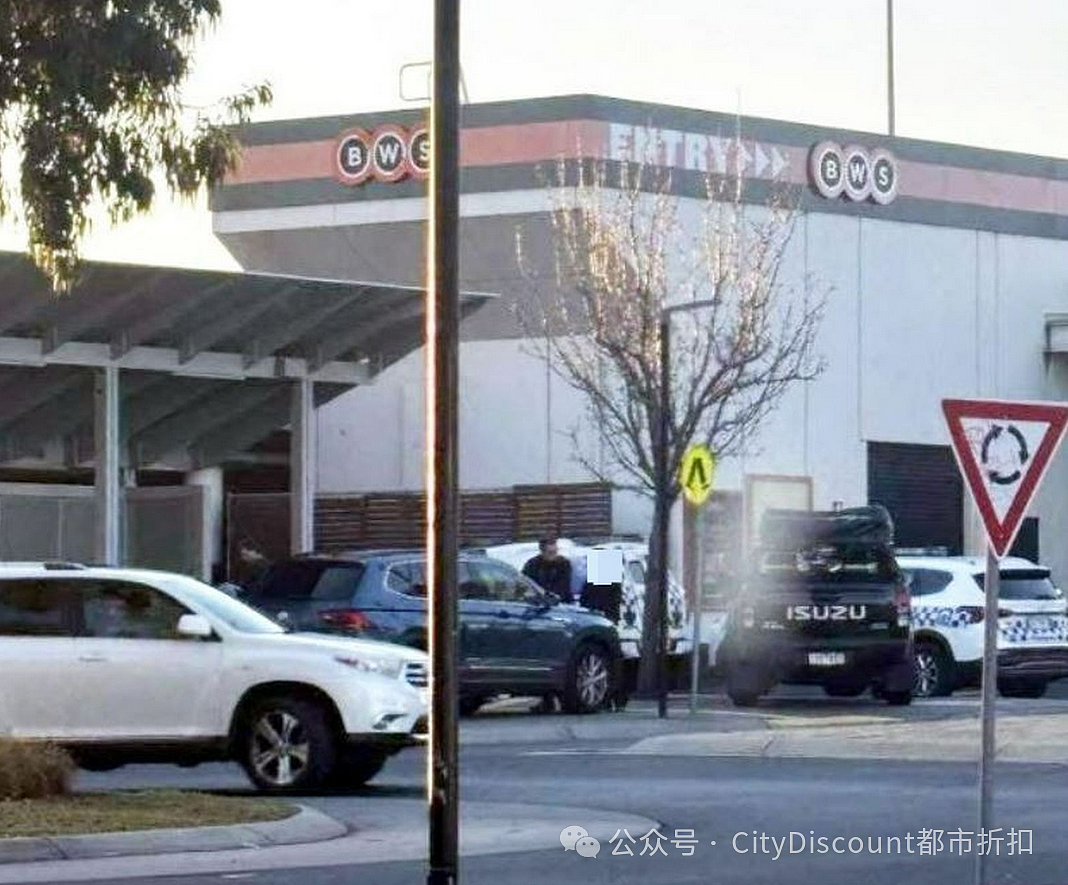 半夜蒙面，上百名黑衣男子出现在墨尔本CBD；澳洲警方发布中国留学生被几十个人殴打至重伤案的进展（组图） - 7