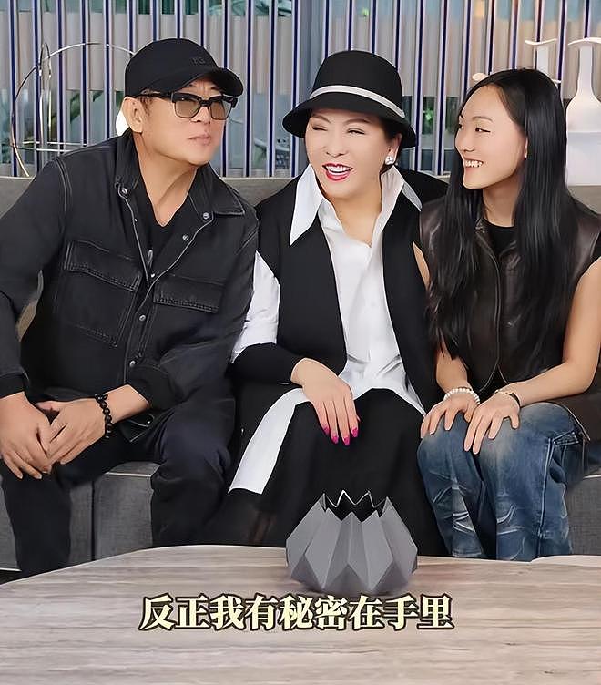 李连杰送大女儿陪嫁被嘲,疑似一分钱没花,还用女儿婚礼打广告(组图) - 15