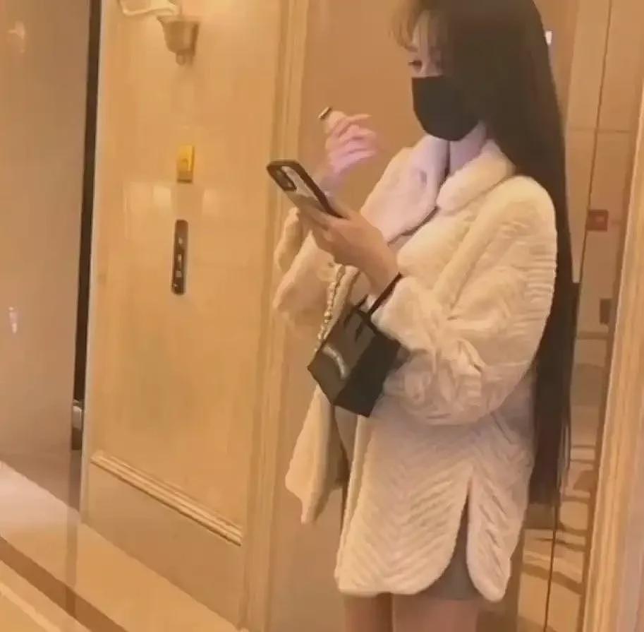 叶珂直播说漏嘴：身上还留有他的印记！知情人曝黄晓明被她设局（组图） - 10