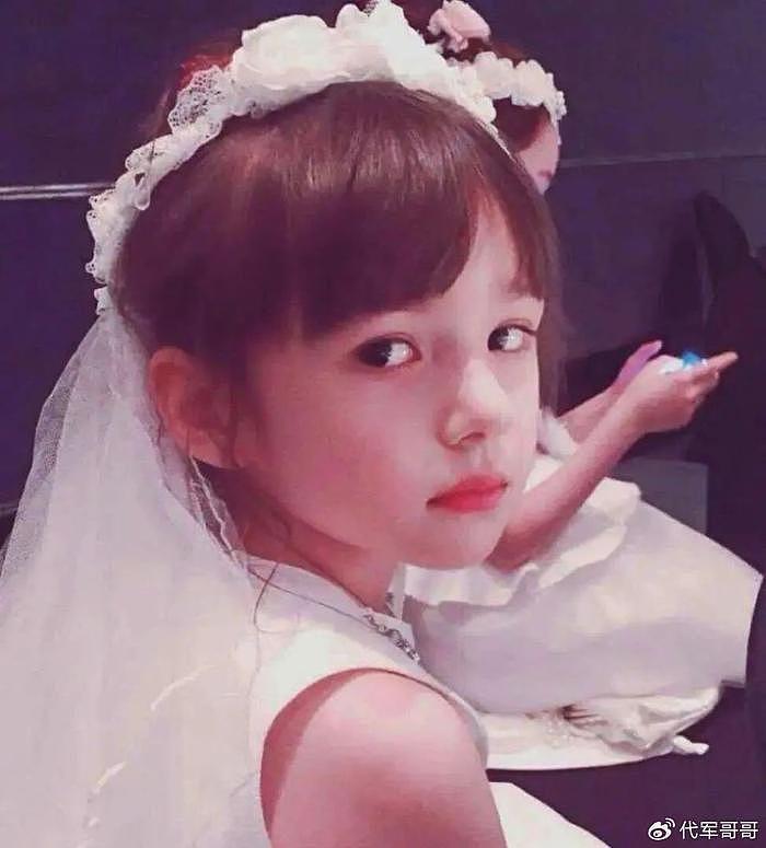 姜文31岁女儿法国大婚！亲妈现身，外国老公抹眼泪，更多细节曝光（组图） - 7