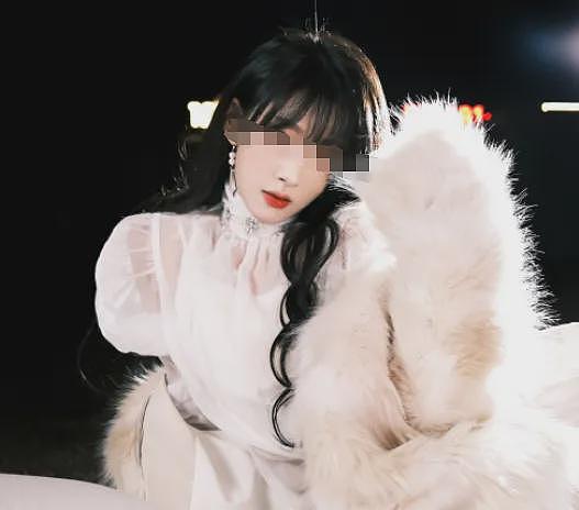“女生”在线带货一不小心上身走光,看清颜值和身体后所有人傻了...(视频/组图) - 8