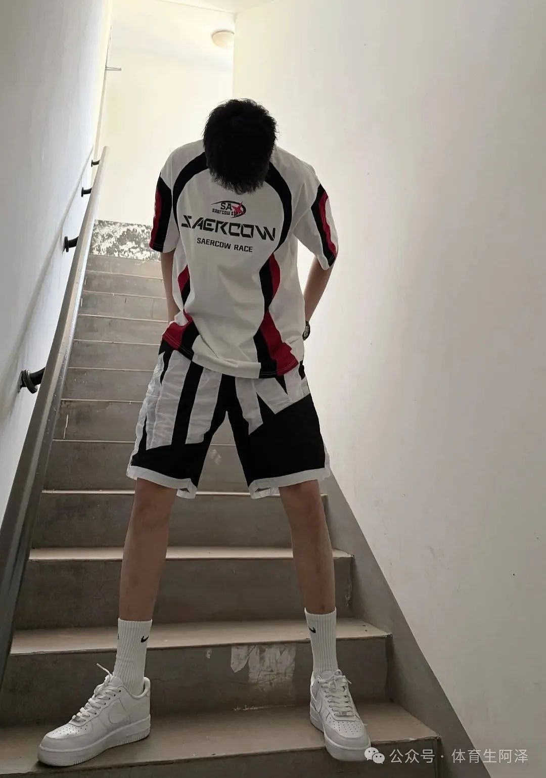 【帅哥】189黑皮白袜体育生双1男主，白袜长腿太诱惑，最喜欢在楼梯口（组图） - 6